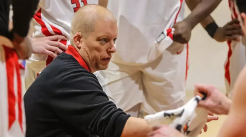 Both Sides Of The Podium: How Chris Richardson Went From Sports Writer To Basketball Coach